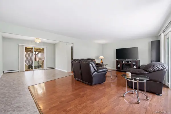 112 King ST, Bay Shore, NY 11706