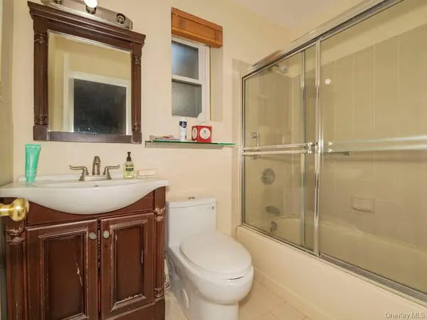 1337 Broadway #L10, Hewlett, NY 11557