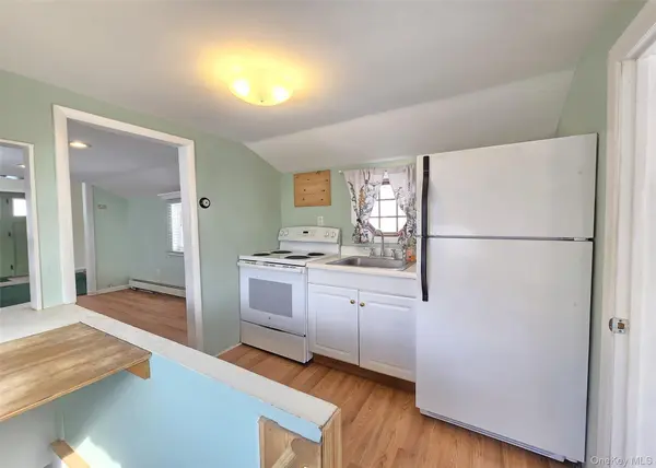 84 Wyona AVE, Selden, NY 11784