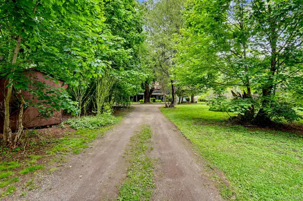 1780 Strawberry RD, Mohegan Lake, NY 10547