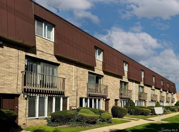 200 Hilton AVE #66, Hempstead, NY 11550