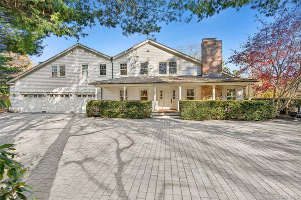 8 East Ridge CT, Westhampton, NY 11977