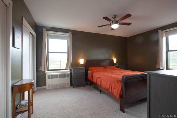 224-24 Union Turnpike #6G, Oakland Gardens, NY 11364