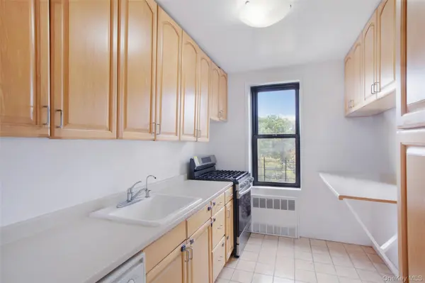 224-24 Union Turnpike #6G, Oakland Gardens, NY 11364