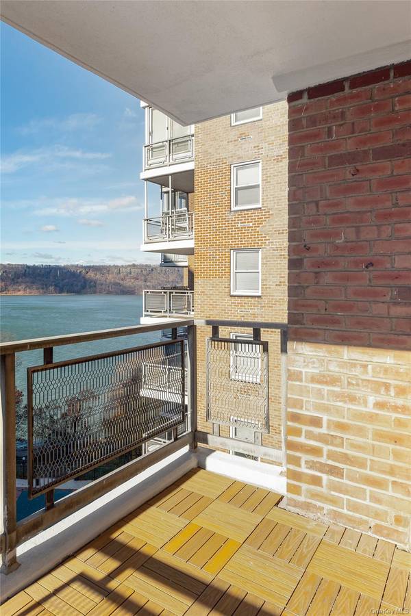 2621 Palisade AVE #4J, Bronx, NY 10463