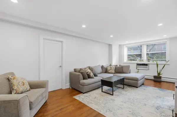 45 Hill Park AVE #PR2, Great Neck, NY 11021