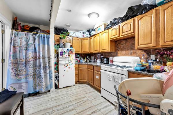 102-18 Radcliff AVE, Corona, NY 11368