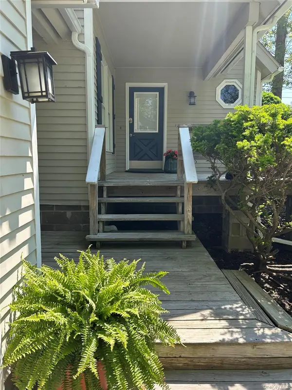 465 Tarpon DR, Southold, NY 11971