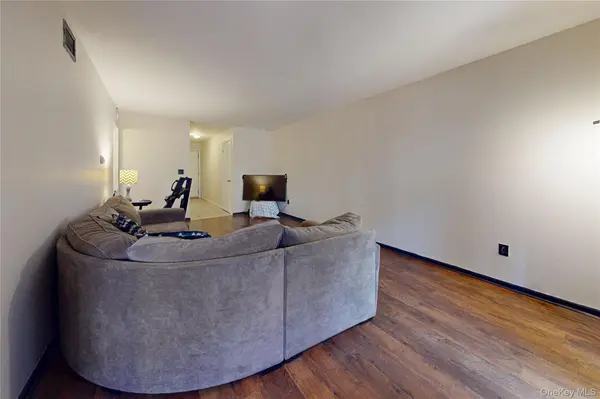 26 Cooper RD #914, Poughkeepsie, NY 12603