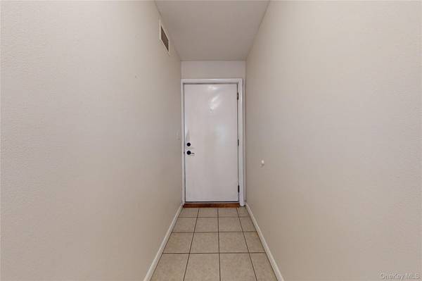 26 Cooper RD #914, Poughkeepsie, NY 12603