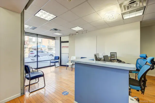 32-33/35/37/39 Steinway ST, Astoria, NY 11103
