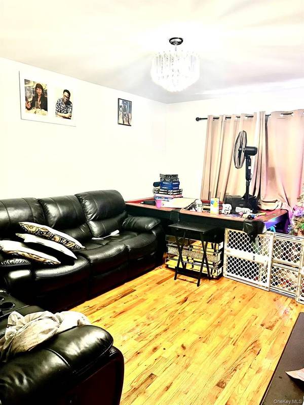 1009 166th ST, Beechhurst, NY 11357