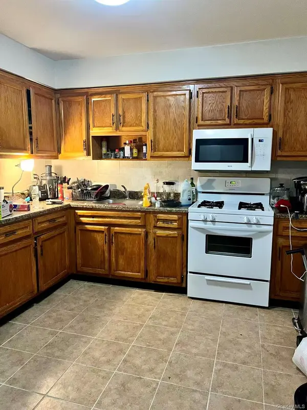 1009 166th ST, Beechhurst, NY 11357