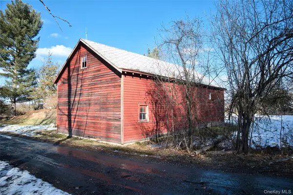 256 Round Hill RD, Florida, NY 10921