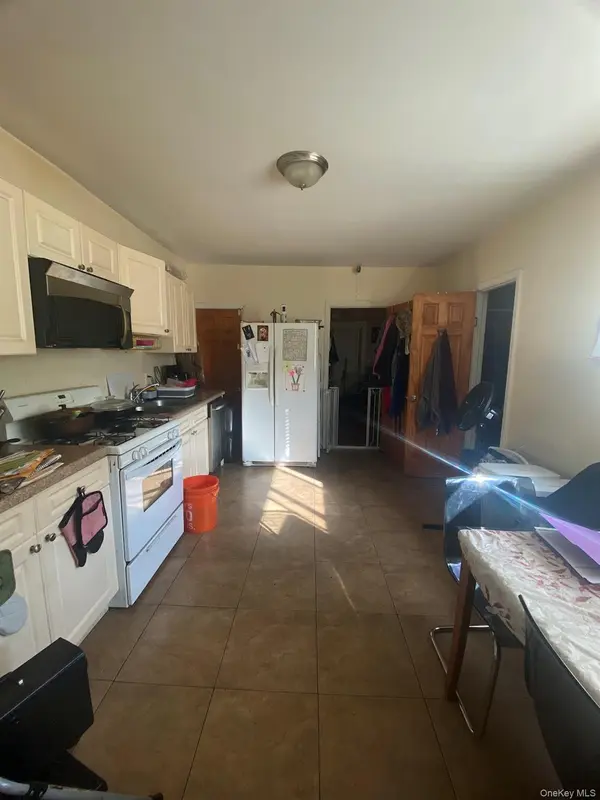 11512 125th ST, South Ozone Park, NY 11420