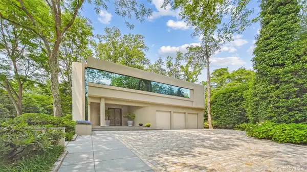 7 Folie CT, Manhasset, NY 11030