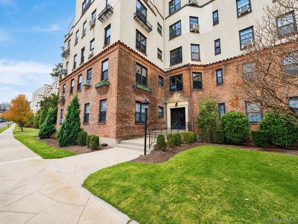 1273 North AVE #1G. Entry 3, New Rochelle, NY 10804