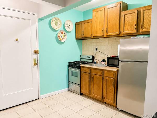 1273 North AVE #1G. Entry 3, New Rochelle, NY 10804