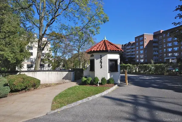 1273 North AVE #1G. Entry 3, New Rochelle, NY 10804