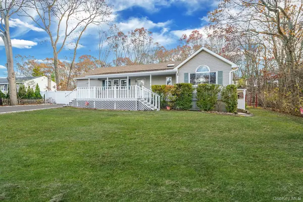 14 Clearview, Selden, NY 11784