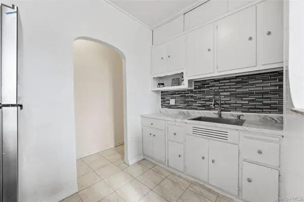 2922 Barnes AVE #5L, Bronx, NY 10467