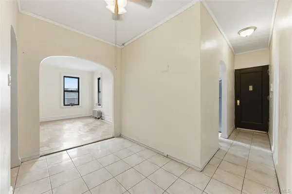 2922 Barnes AVE #5L, Bronx, NY 10467