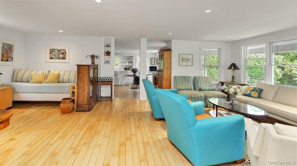 9 Ocame AVE, Westhampton Beach, NY 11978