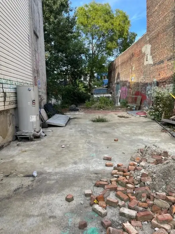 11 W 9th ST, Brooklyn, NY 11231
