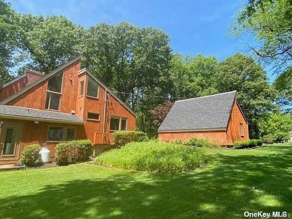 1 Pine PT, Lloyd Harbor, NY 11743