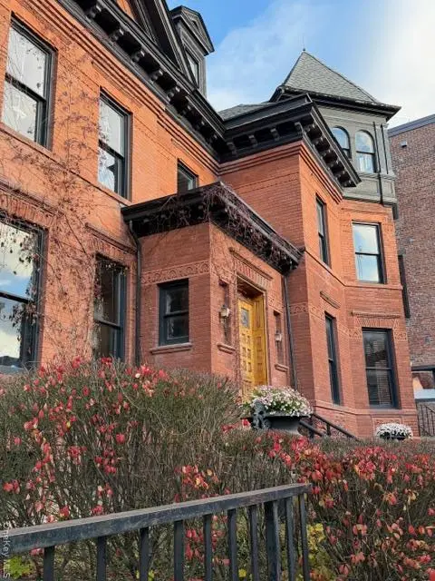 420 Warren, Hudson, NY 12534