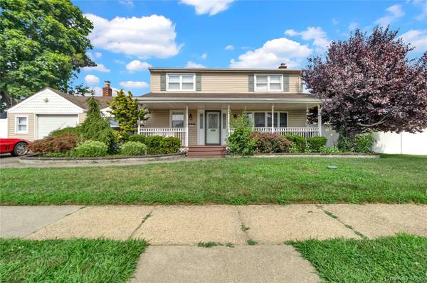 171 Cottage BLVD, Hicksville, NY 11801