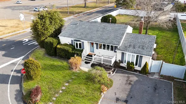 277 Horseblock RD, Farmingville, NY 11738