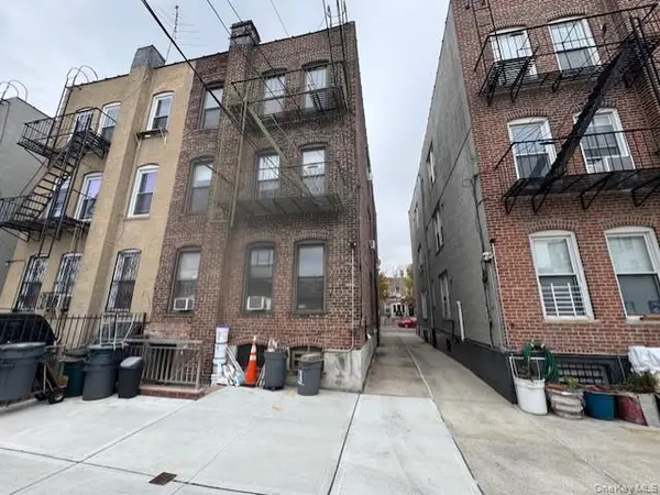 3080 37th ST, Astoria, NY 11103