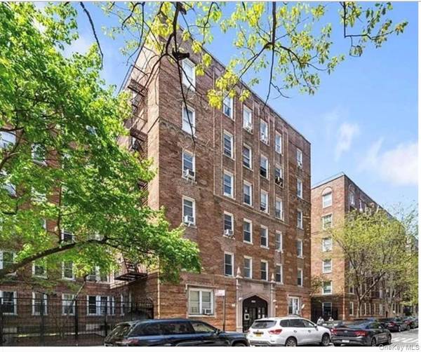 2081 Cruger Avenue Cruger #1K, Bronx, NY 10462