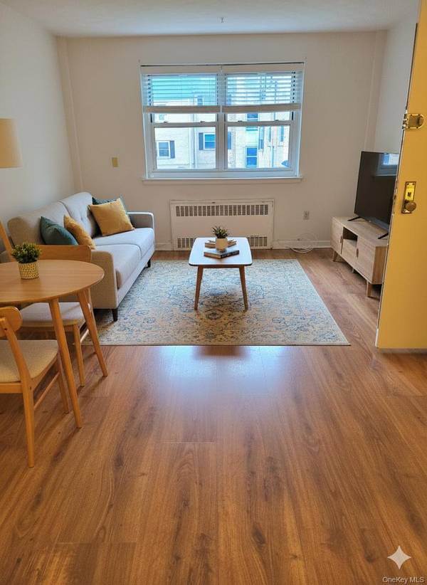 111-22 66th AVE #2C, Forest Hills, NY 11375