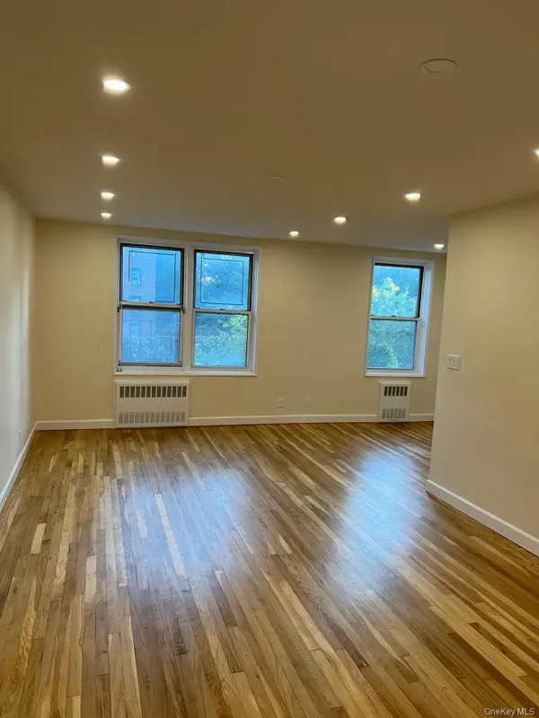 142-20 84 DR #4D, Briarwood, NY 11435