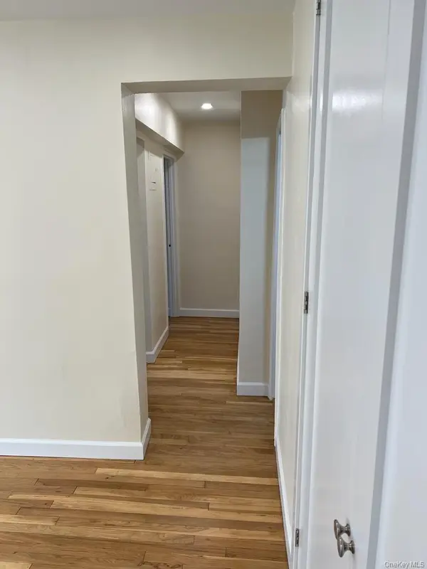 142-20 84 DR #4D, Briarwood, NY 11435