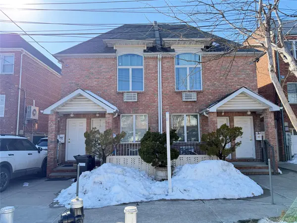 43-18 215th PL, Bayside, NY 11361