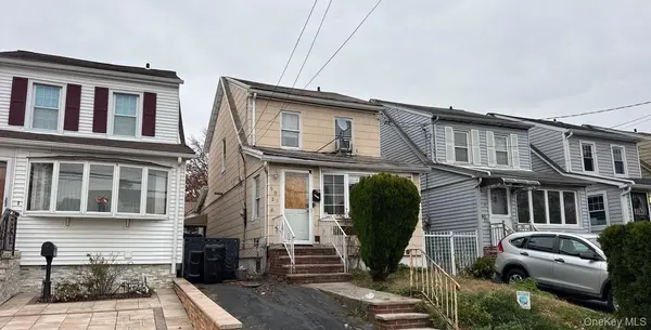 90-21 207th ST, Queens Village, NY 11428