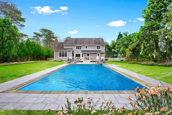 16 Georgica Woods LN, Wainscott, NY 11975