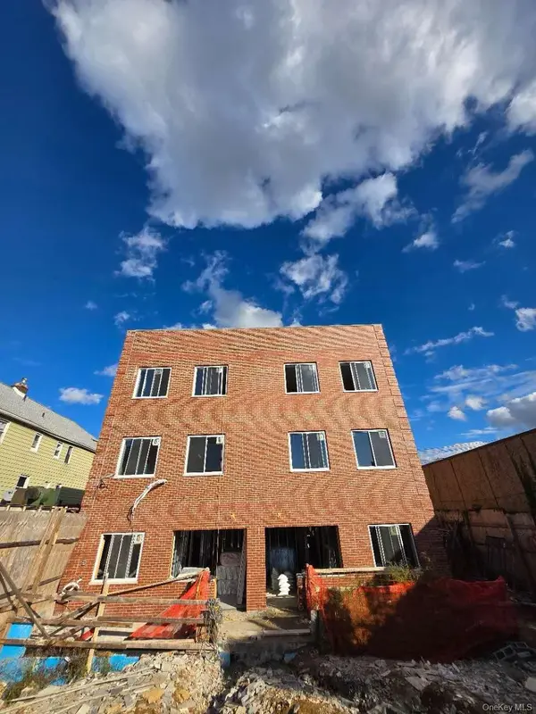 23-08 College point BLVD, College Point, NY 11356