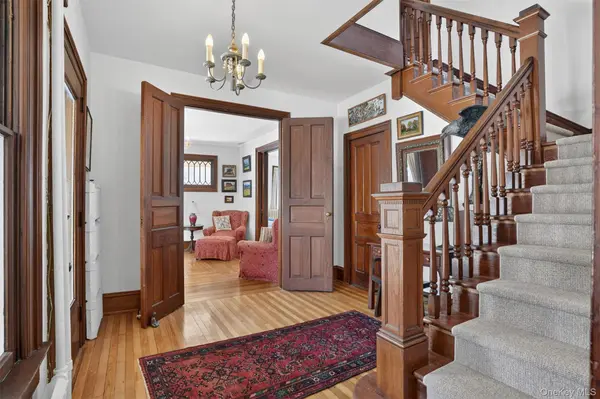 6455 Montgomery ST, Rhinebeck, NY 12572