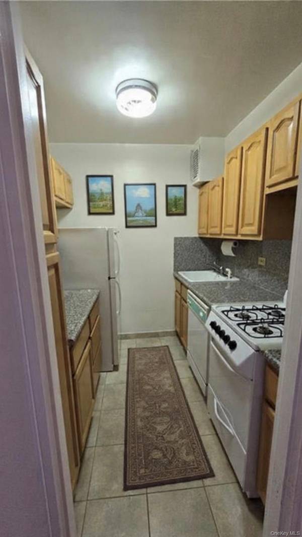 142-05 Roosevelt AVE #602, Flushing, NY 11354