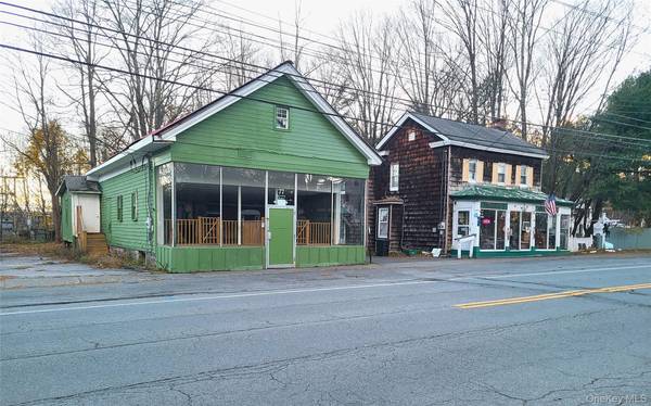 77 Sullivan ST, Wurtsboro, NY 12790