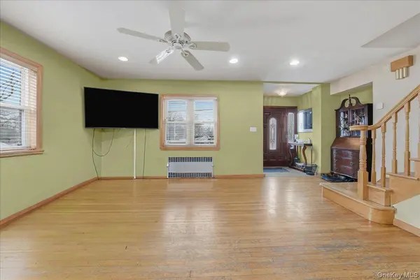 47-23 164th ST, Flushing, NY 11358