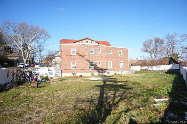 2521 127th ST, Flushing, NY 11354
