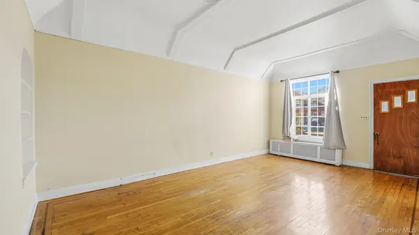 54-09 80th ST, Elmhurst, NY 11373