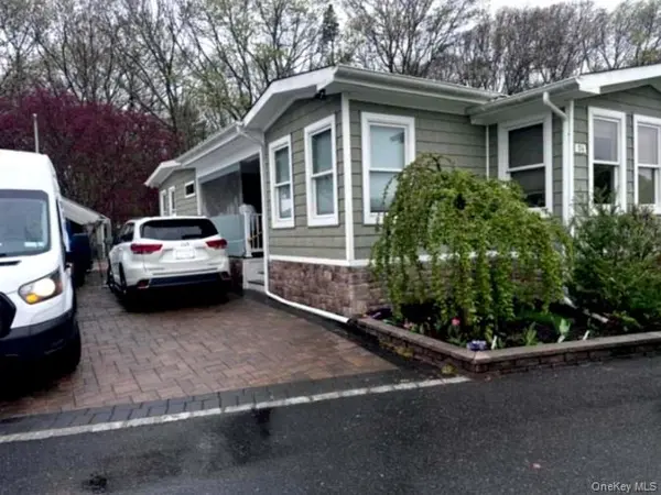 1795 Osborn AVE #84, Riverhead, NY 11901