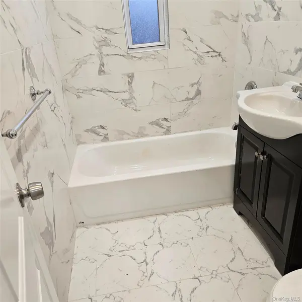 1918 Hunt AVE, Bronx, NY 10462