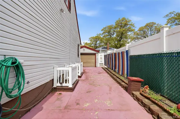 1074 Harrison ST, Uniondale, NY 11553